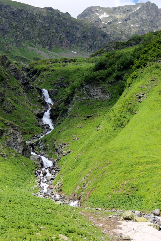 Малый Аджарский водопад весной