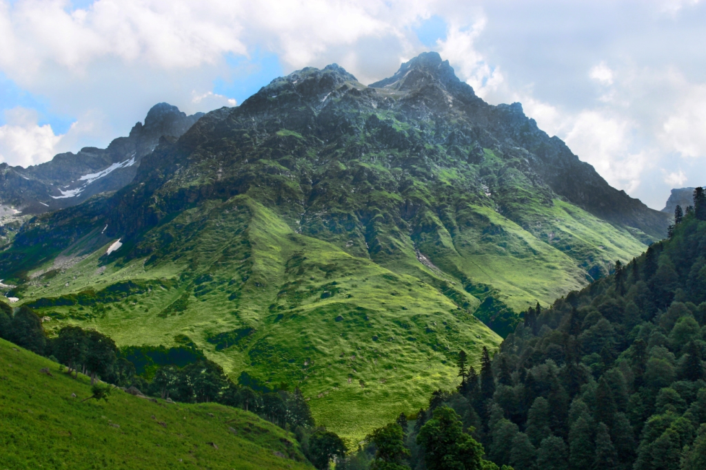 Гора Аджарра (2907 м) самая высокая вершина РРНП