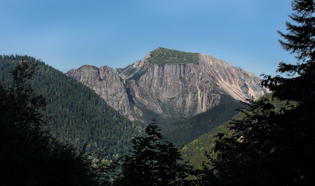 Гора ПШЕГИШХА (2216 м)